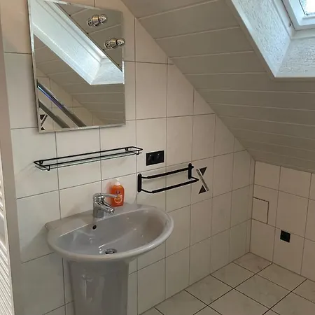 Grosses Im Dg Eines Zweifamilienhause *